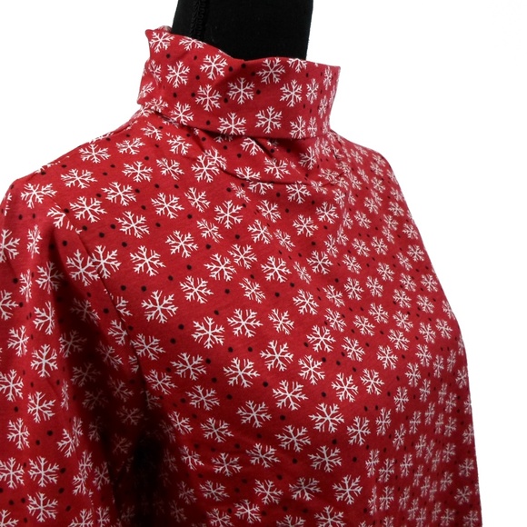 Red Snowflake Turtleneck - Picture 4 of 8